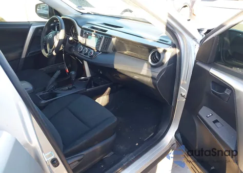 2015 Toyota Rav4 Le z USA, uszkodzony, nr VIN JTMZFREV8FD077036